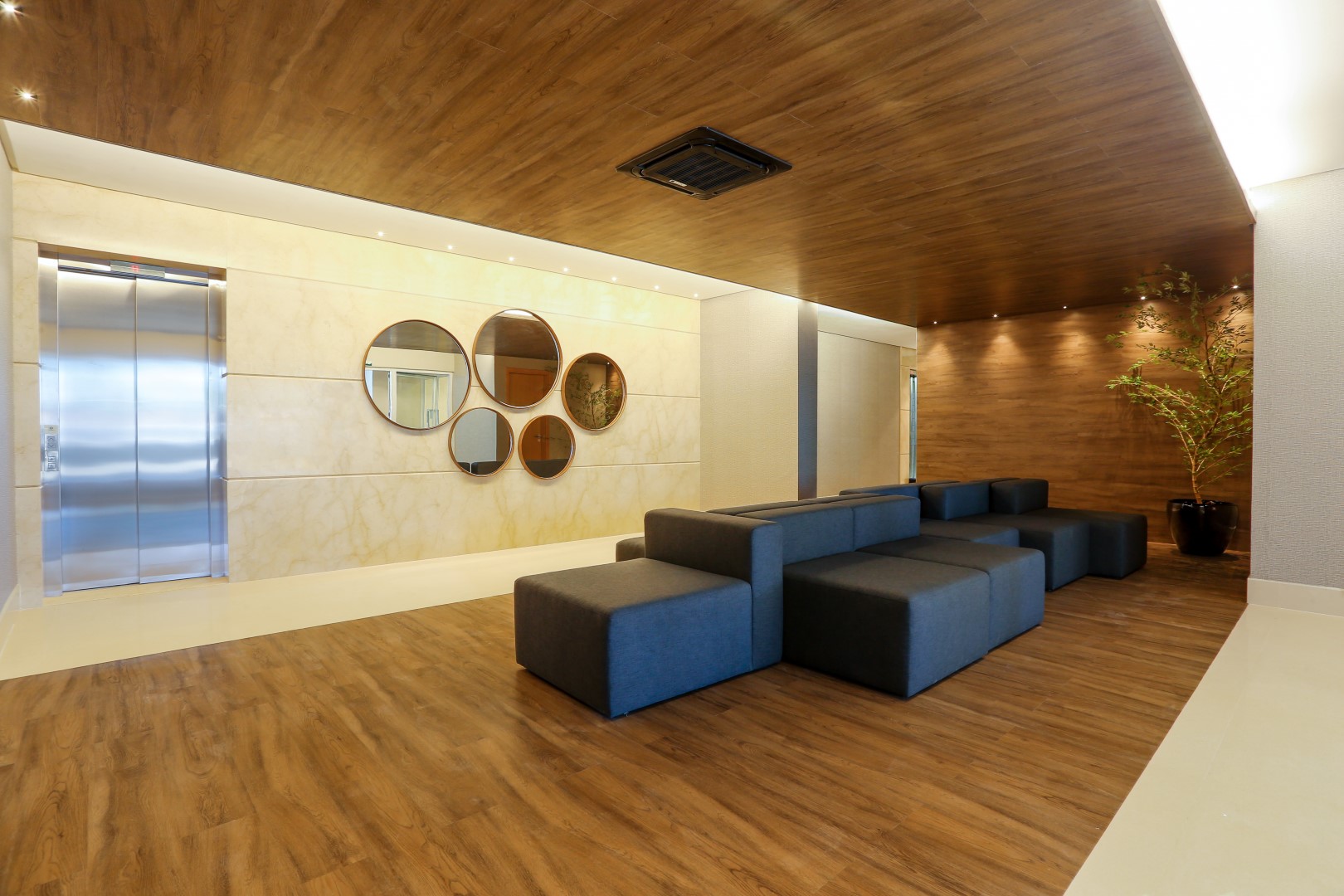 2019-05-13_TERRAL-Contemple - Lobby (4) (Large)